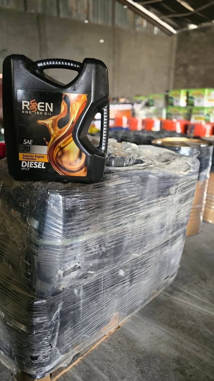 💪 دهن رسن SAE 70 💪
افضل نوعية مجرّبة ومضمونة ✅
مخصص للمعدات الثقيلة والمولدات 🔧
يخدمك لحد ١٧٠ ساعة تشغيل ⏱️
وللسيارات الكبيرة يوصل لحد ٥٠٠٠ كيلومتر 🚛

يحتوي على مواد مانعة للانجماد 🧊
ومواد تنظيف داخل المحرك تحافظ على قوته وعمره 💥

🔥 جربه وشوف الفرق بنفسك … دهن رسن "قوّة تدوم أكثر" 💪
📦 للاستفسار والطلب راسل الصفحة او تواصل معنا عبر الواتساب ! 
***********
***********
