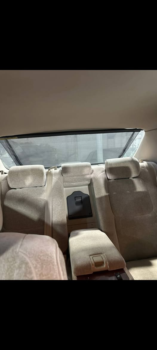 ملكة موديل 2000نظيفة بدون حادث اوصليو الشراي يتصل السعر 160وبية مجال 
***********
***********
