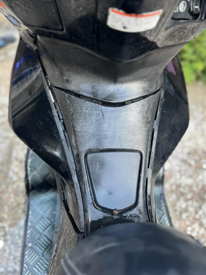 المحرك مكفول الدراجه كدامك لاتجي تكلي شبيها جيب وياك فيتر وفحص مكاني بغداد ***********
🔴حساس زدحام 
🔴تايرات جدد اصليات 
🔴ستاند كهربائي
🔴تجي تفحص وتروح 
السعر قفل قفل 1500ت 
وترهم مراوس باحدث وفرق بسيط
