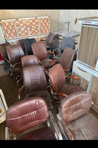 لوكرات سقفيه • ميز مكتبه • كراسي