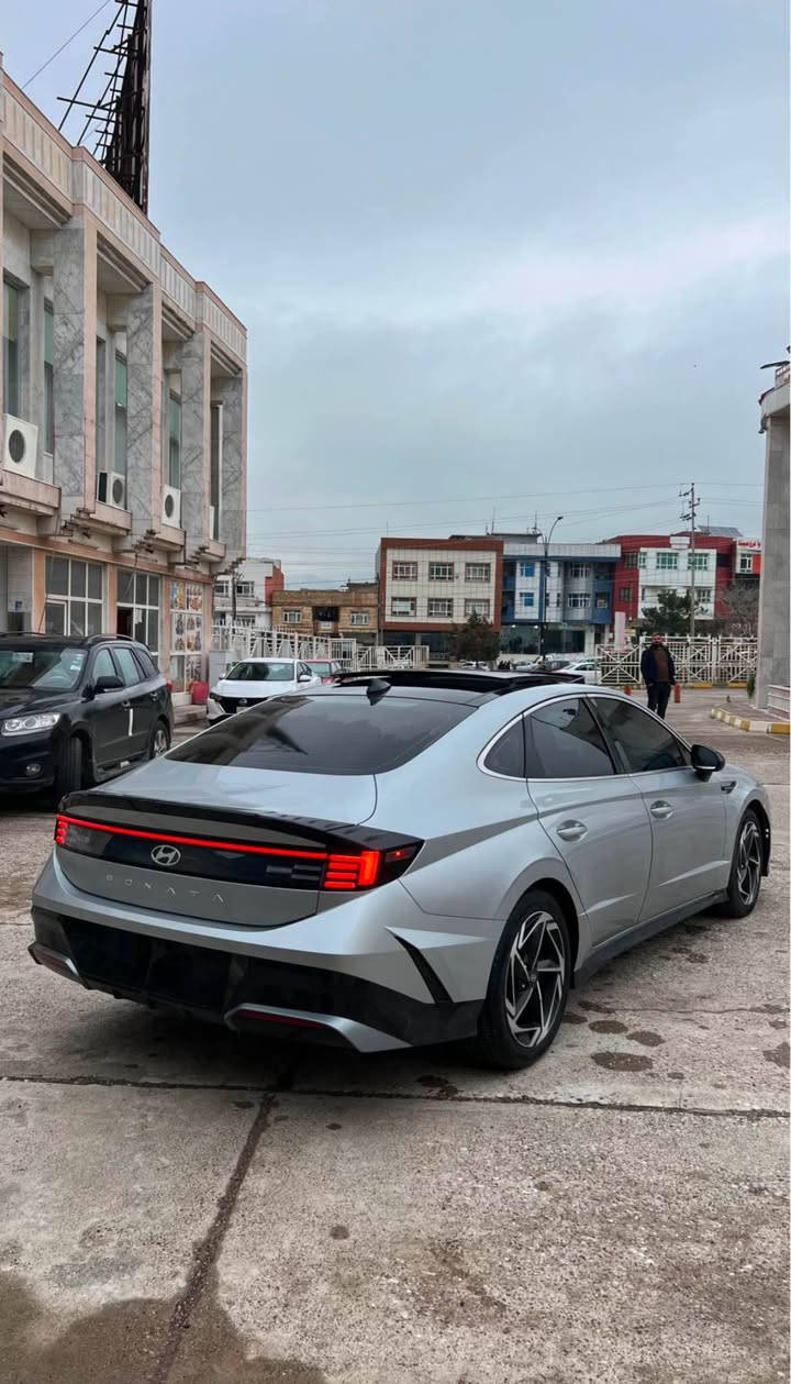 🔴سوناتا موديل 2024 🔴
🔥205 $🔥
مكينة 2.500 طيااررره بانوراما ع طول السقف لون اسود 

‏HYUNDAI SONATA SEL 2024

🔴. حادثها السياره فقط جاملغ امامي سكن بدون دواخل 

🔴ايرباكا فقط ستيرن 

🔴ماشيه 30 كم بريحة الوكالة 
سيارررة حيلللل جديده  اني مستورده على ايدي 
مكينة 2.500 طيااررره 🚀🚀

مواصفات راح اذكرهن ولو ميحتاج لين هيه فول الفول 

بانوراما ع طول السقف 
بصمة دخول ذكي 
انارة داخليه محيطيه 
شاشة ع طول الدشبول 
تحكم ستيرن 
رادار امامي معا تحديد مسافة سيارة كدامك 

رادار خلفي 
رادار جانبي 
اوتو ستوب خلفي 
اوتو ستوب امامي 
شفتات ستيرن 
كشنات كهرباء وفول ايرباك 
كشنات تدفئه 
كير تعليك 
شحن لاسلكي 
حساس فتح جنطة الخلفية 
سماعات 🔊 
تشغيل عن بعد 
نظام خروج عن المسار 
نظام قيادة ذاتيه 
تبريد منفصل قطعتين امامي 
جامات اوتو 
نظام اوتو هولد مال ازدحامات 
هندبريك بصمة 
انظمة قياده سبورت ونورمات وكمفورت  وايكو 
كاربلي يدعم كافة الانظمة الهاتف 
دبل كزوز 
كامرة خلفية دوارة
اشارة بجاملغ LED 
دشبول كاربون فايبر 
كشنات ودشبول وبيبان لون سموك جلد وكنتارة 
ويلكب حجم 19انج
تايرات بلادية عليها 
بجم زنون 
لد ع طول البجم 
لايتات اوتو 
مري قلاب معا البك 
نقط عمياء 
مراية داخليه تعتيم تلقائي 
شاشة تبريد تحكم كله لمس 
🔴مكانها عقره 
🔴السعر 205 $
🔴رقم الهاتف :  [ [***********] ]
..
.
.
.
.
.
‏#car #qcar #العراق #بغداد #سيارات #سوناتا #هونداي #رام #سبورت #تيوتا اكر, نينوى

