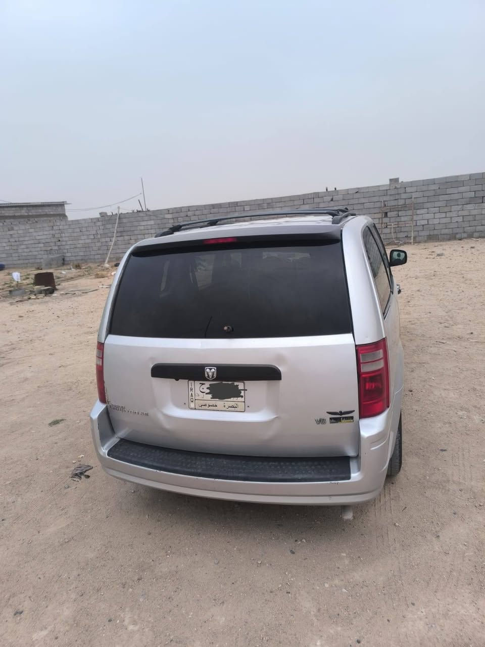 السلام عليكم دوج كرفان للبيع موديل 2008 
رقمها بصره-- نفاذ السنويه2027 
ماكينه 6 سلندر 3300 
حدادي 80 بل ميه
لايت زنون
ماكينه وكير خير من الله 
كاميرا خلفيه 
شاشه لمس 
مكانه بصره 
حادثها بل باب اليمن
السعر85 

للاستفسار ***********
