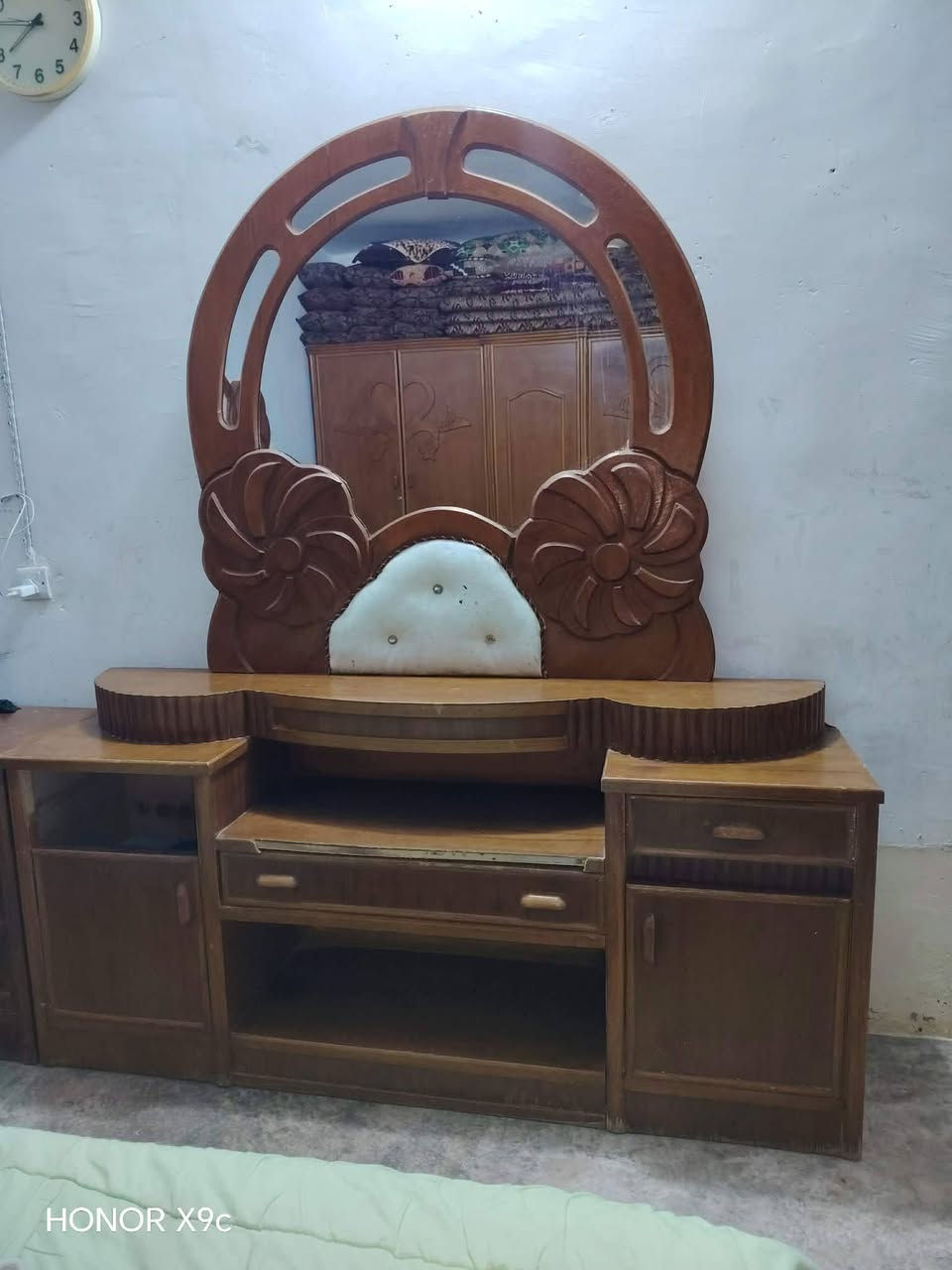 ملحقات غرف نوم مستعمله للبيع إذ تريد خابر هذا رقم ***********
