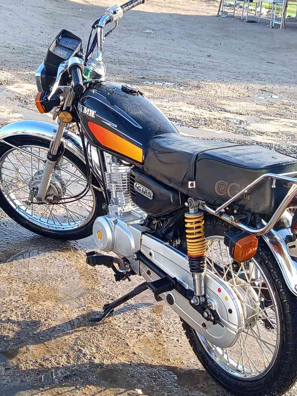 سلام عليكم مرخصه مدير الكروب نامه امتياز مديل 23 اوراق سكنر  الدراجه خير من الله مال موضف مرتبه الدراجه بريك اشاير لايت اول هندر نضيفه الدراجه مكينه مامفتوحه السعر 525 وبيها مجال بسيط *********** مكاني كربلاء البوبيات قرب كنطرة جامعة اهل البيت مو شراي لاتتصل
