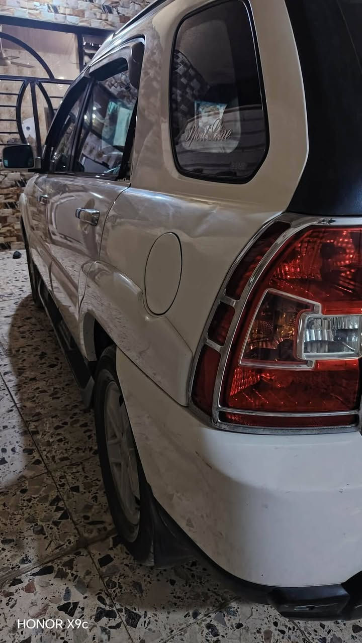 السلام عليكم
كيا سبورتج خليجي أبيض ٢٠٠٩  خالية من أي ضرر
محرك ٢٠٠٠
***********
السعر ١١٥
