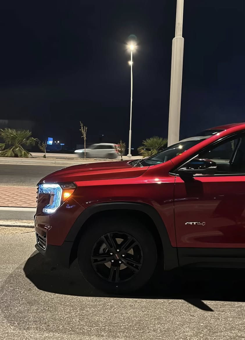 جمسي تيران AT4 GMC موديل 2024 السياره اعلى مواصفات ب التيران فول الفول شنو ببالك مواصفات بيها 1/1

 كشنات جلد اسود تدفئه 
كاميرا دواره ستيرن
شاشه كبيره (ايباد) للتحكم في ايعازات السياره
تبريد قطعتين امامي خلفي
لايت زنون + كشاف+ حاجب زنون
منافذ USB امامي خلفي
سستم صوت متكامل
تحكم سترين جهتين
نضام ABS مانع انزلاق
كشنات كهرباء
كشن ذاكرة
رادار امامي
جنطة كهرباء
بصمة 4 باب
تشغيل عن بعد
فور ويل 
رادار جانبي (نقطة عمياء)
سايد بريك بصمة
رادار خلفي
ويل كب حجم 17

كشنات تدفئة 
عارضة بيانات على دشبول الامامي 
حساسات خلفية
كامرات 360 درجة 
باقي المواصفات غنيه عن التعريف
تصليح بنيد فقط بدون تبديل قطع
رقم السياره بصرة 
مكان السياره بصرة
رقم الهاتف: *********** :***********
السعر :208
