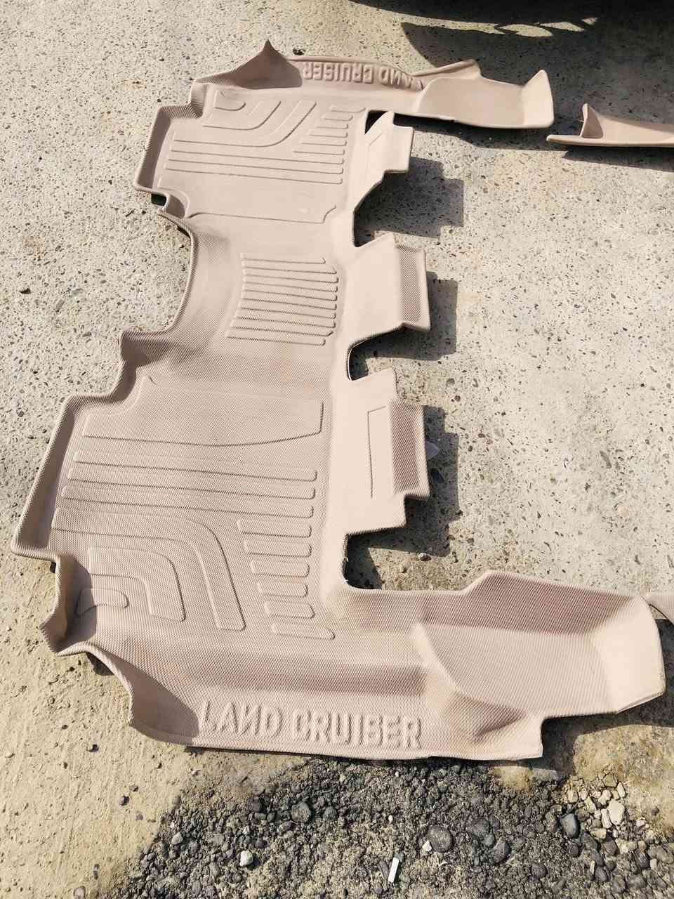 السلام عليكم كاعيات لاندكروز جدد يرهمن من 2009 لل 2021 للبيع مكاني بغداد توصيل موجود الشراي يتصل ***********
