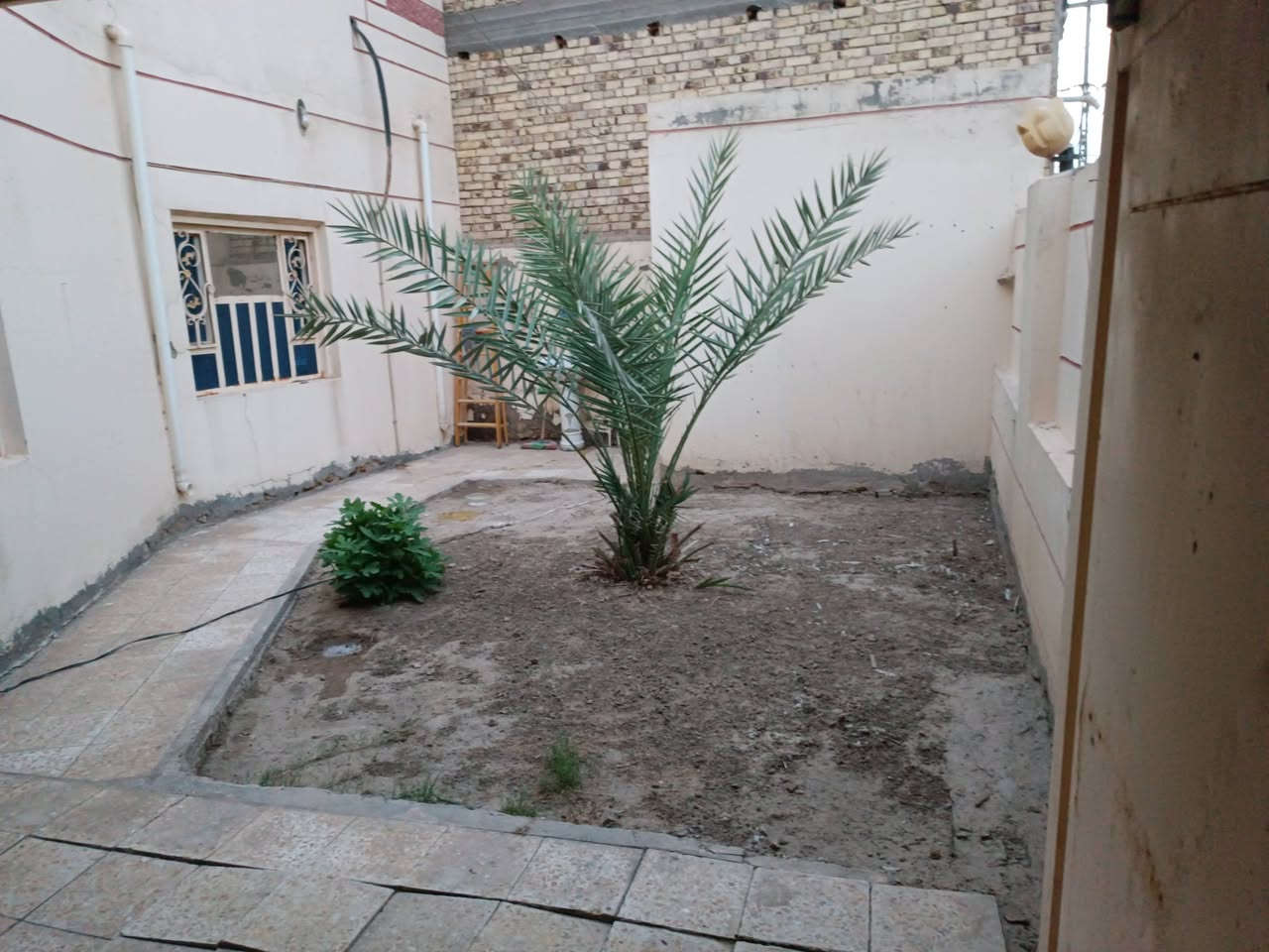 الدار للبيع حي الجامعه شارع اسوت مقابيل التانكي ٢٠٠متر الاتصال على الرقم
***********
