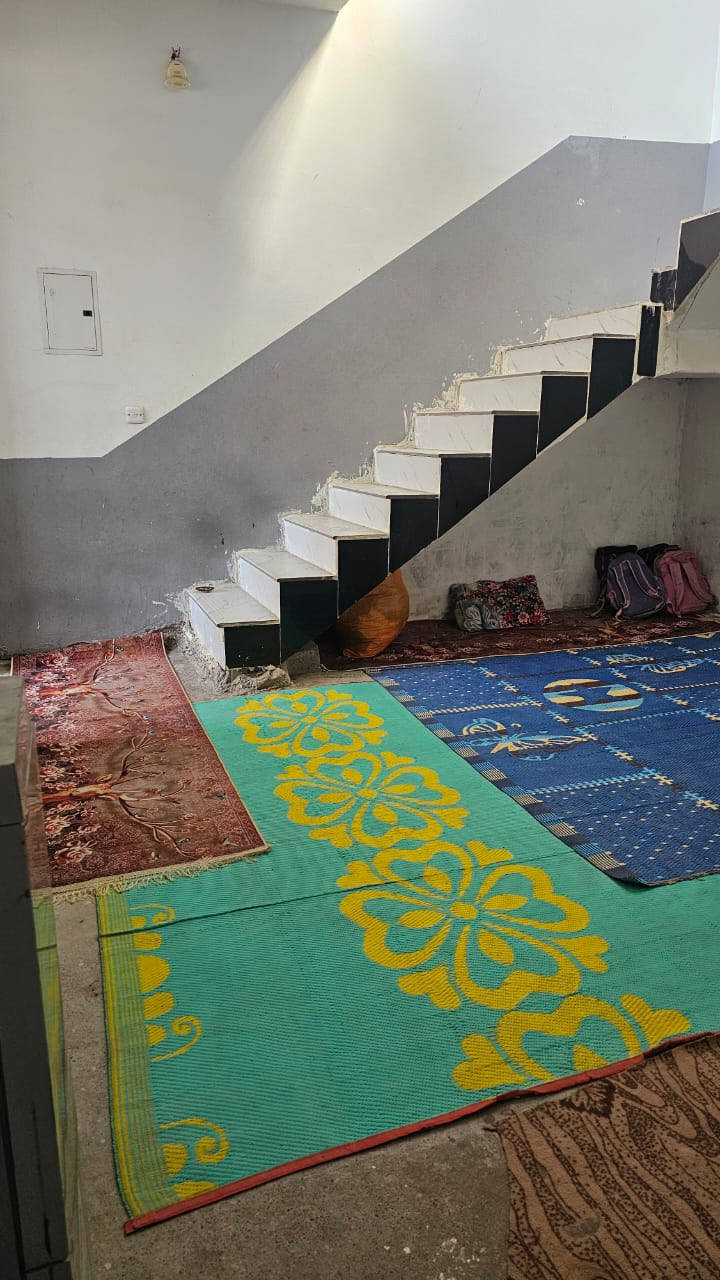 مشتمل مساحة 100 متر طابو زراعي خلف المستشفى بلدروز العام يتكول من غرفه نوم وستقبال وصاله ومطبخ ومجمع صحيات موقع جيد ان شاء الله وبسعر 65 مليون وقابل للتفاوض 
استفسار 
***********
