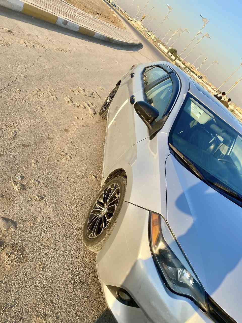 تويوتا (كورلا)
موديل (2015)
وارد حادث امريكا بنيد سطحي مبدل نفس اللون وبالعراق بيها جاملغين خلفيات وجاملغ امامي وصبغ بتكم القماره
كير مكينه مكفولات
السعر (110) وبيها مجال 
***********
