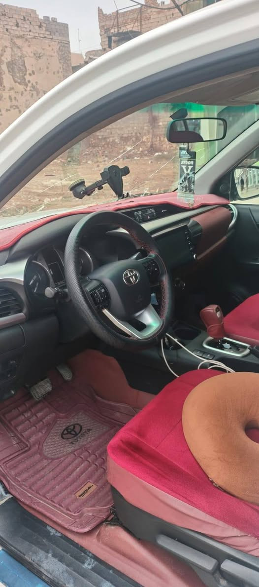 السلام عليكم اخوان عندي بيكم هايلوكس ٢٠٢٢ شركة ساز فول مواصفات  مكفوله كفاله عامه مغلفه (pdf) رقم اربيل باسمي شرط تحويل وكاله مااسوي السعر المطلوب ٢٨٥ورقه وبيه مجال للشراي مكان السياره  الرمادي  التاميم للاتصال *********** مهندس علي
