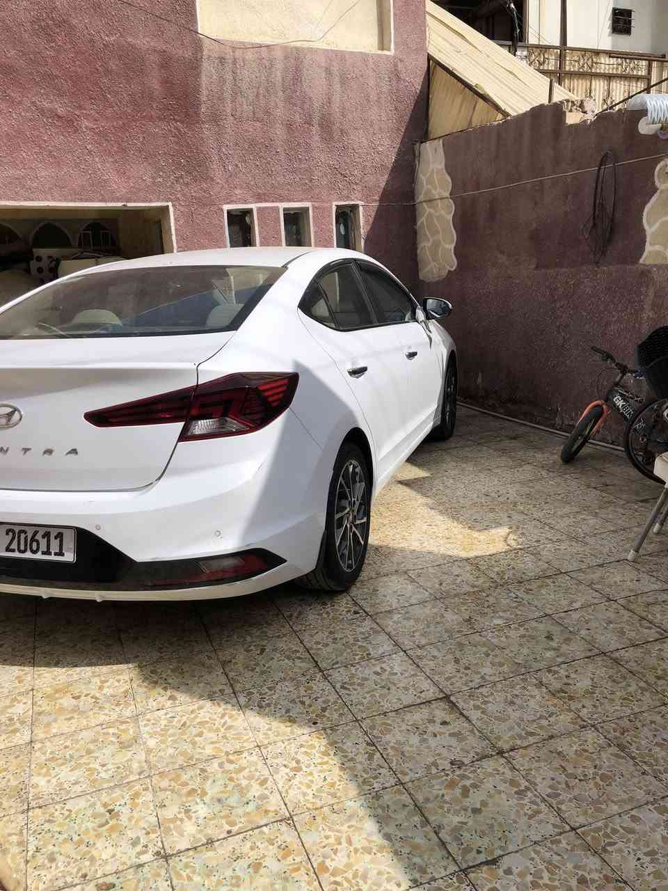 السلام عليكم النترا ٢٠  خليجي فول مواصفات  فتحه بصمه حساسات اماميه خلفيه اشاير بالمري مري شفط 
مكينه الفين دوش. ماشيه ٧٧ رقم انكليزي هزه جديده  سعرها ٦٢ او بيها مجال  للشراب 
 ***********
