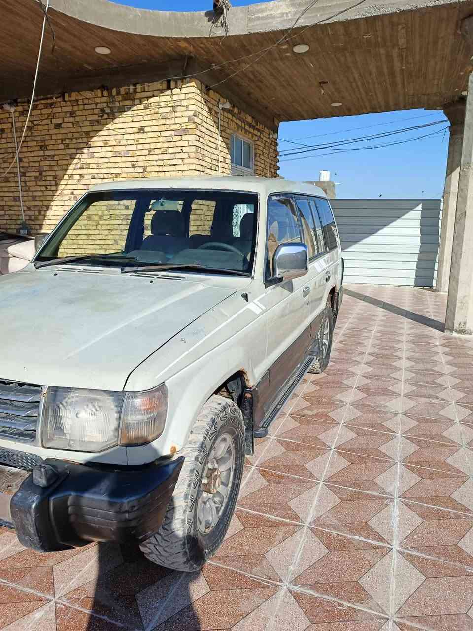 السلام عليكم باجيرو 91 رقم بصره انكليزي
38 وبيها مجال 
مكينه محوره vvt كير النمره ال3 ماتجي 
حداديه وسط كهربائيات شغاله
 مكفوله من الضربه والصبغ
 سنويه لل2030 
مكانها الديوانية قضاء الشامية 
للاستفسار الاتصال ***********
***********
