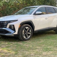 توسان ٢٠٢٥ • ٢٥٠٠ بنزين • ماشي ١٣ الف ميل