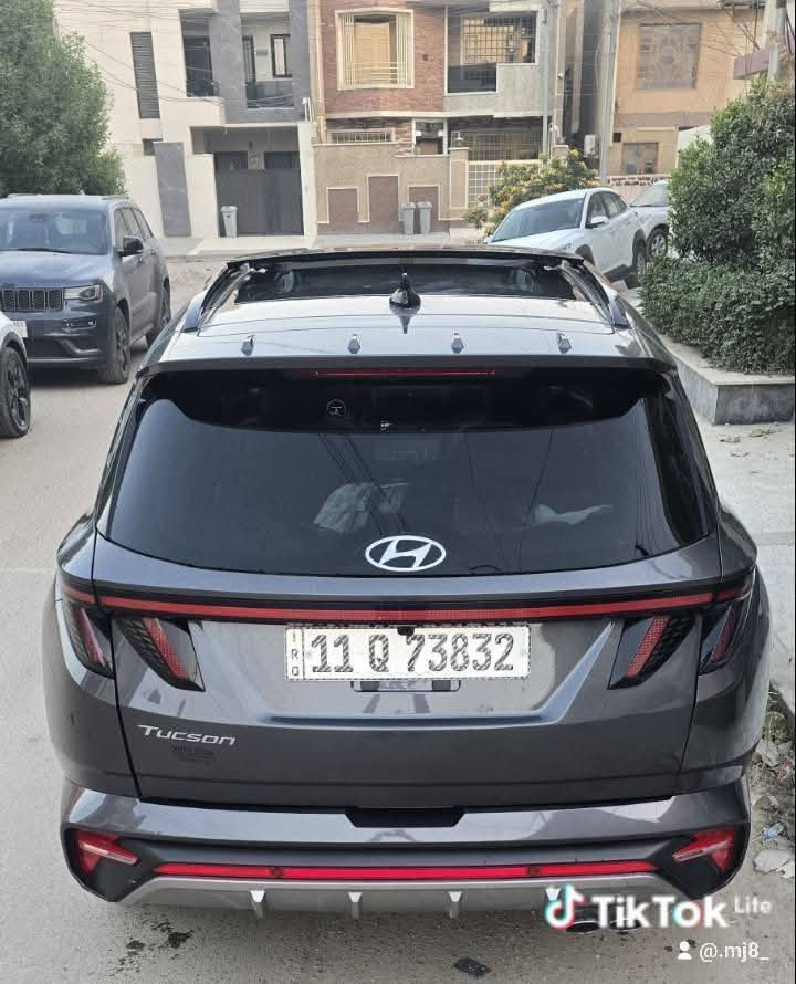 🚘 هيونداي توسان هايبرد N-Line | موديل 2024 😍
......هايبرد اقتصادي ...السعر 18900$..
🔧 حادث خفيف جدًا (صبغ ربع بنيد وربع جاملغ فقط) – بدون دواخل 🙌 صبغ بسيط كد شبرفي صندوق الخلفي...
💥 إرباك ستيرن وكشن طاك فقط..
        ⚙️ المواصفات 
⚙️ كير أوتوماتيك 8 سرعات
🕹️ شفتات ستيرن
صندوك كهرباء .فتح عند الاقتراب..
اضاءة ترحيب عند الاقتراب.
توقف ذاتي ..تحديد مسار..
🚀 تشغيل ذكي (بصمة) + تشغيل عن بُعد
📸 كاميرات دوّارة + رادار مراقبة
🎮 تحكم ستيرن كامل
🌅 فتحة سقف بانوراما كاملة
🧭 شاشة كبيرة (GPS)
🚗 رادارات 360° + حساسات أمامية وخلفية
💺 كراسي كهرباء + تدفئة المقاعد الأمامية
🔋 هاند بريك كهرباء + AUTO HOLD
🛞 مانع انزلاق + مساعد نزول المنحدرات
🔊 نظام صوت Boss الفاخر
⚡ أنظمة قيادة متعددة + نظام قيادة ذاتي
🧵 كشنات جلد فاخرة + تطريزات رياضية
🔌 منافذ USB + AUX
📏 ماشيه: 15,000 ميل فقط 😎
💰 السعر: 18900(بيع فقط) 💵
📞 للاستفسار: *********** ....
📍 الموقع: بغداد – البنوك – شارع الكنيسة بغداد, العراق
