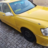 سياره ملكة جاهزه من كلشي كير مكينه جاهزه كهربايات كلشي شغال موديل 2005...