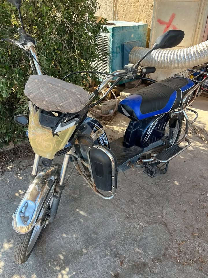 من رخصة الادمن
ماطور شحن باتريات جديده موديل 23 اضراره فقط دشبول الماطور نظيف وبي نقوصات بسيطه سعر 125 وبي مجال الاستفسارع رقم /*********** /. الانبار قضاء راوه
