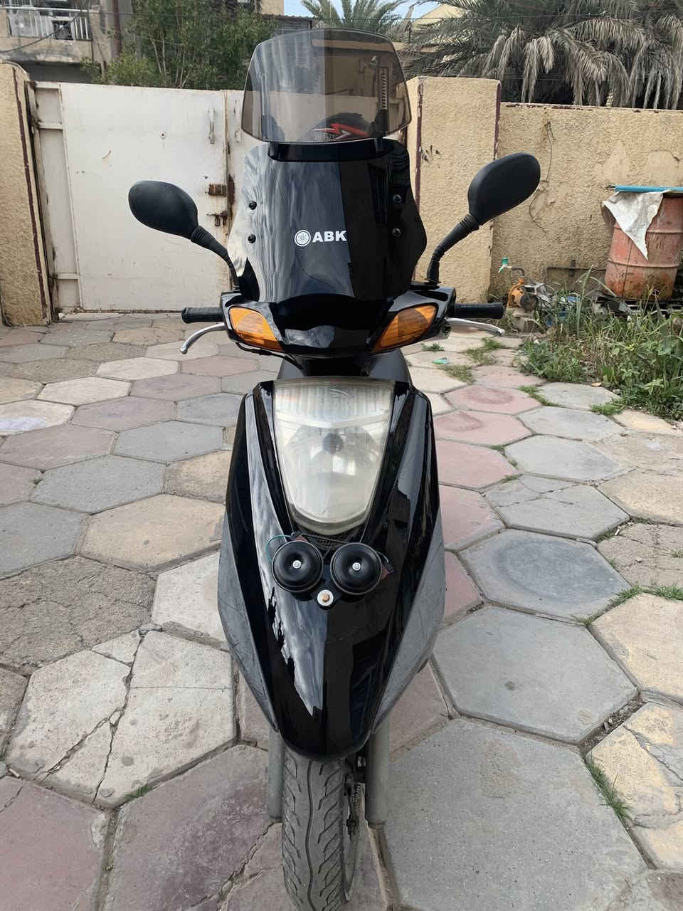 دراجة بريز 2008
السلام عليكم .. رمضان كريم 
متاح دراجة بريز موديل 2008 
دراجه نظيفة ومكينه ناعمه 
نقصها دشبول  كيلومتر / نقصها ستان صفح 
الدراجة كفرات شادلها تجاري اسود نظيفات صالي شهر شادهن / وكفراتها الاصليه موجوده كامله 
جامه طابقين / جنطة جي اس / سيباية طويلة 
وهذه صور الدراجة كدامك بالكفرات جديده والكفرات الرنبه
كلهن الگ وبالعافية على الي ياخذها 
السعر : 850 وبيها مجال بسيط حگ الجية
*********** بغداد البلديات
