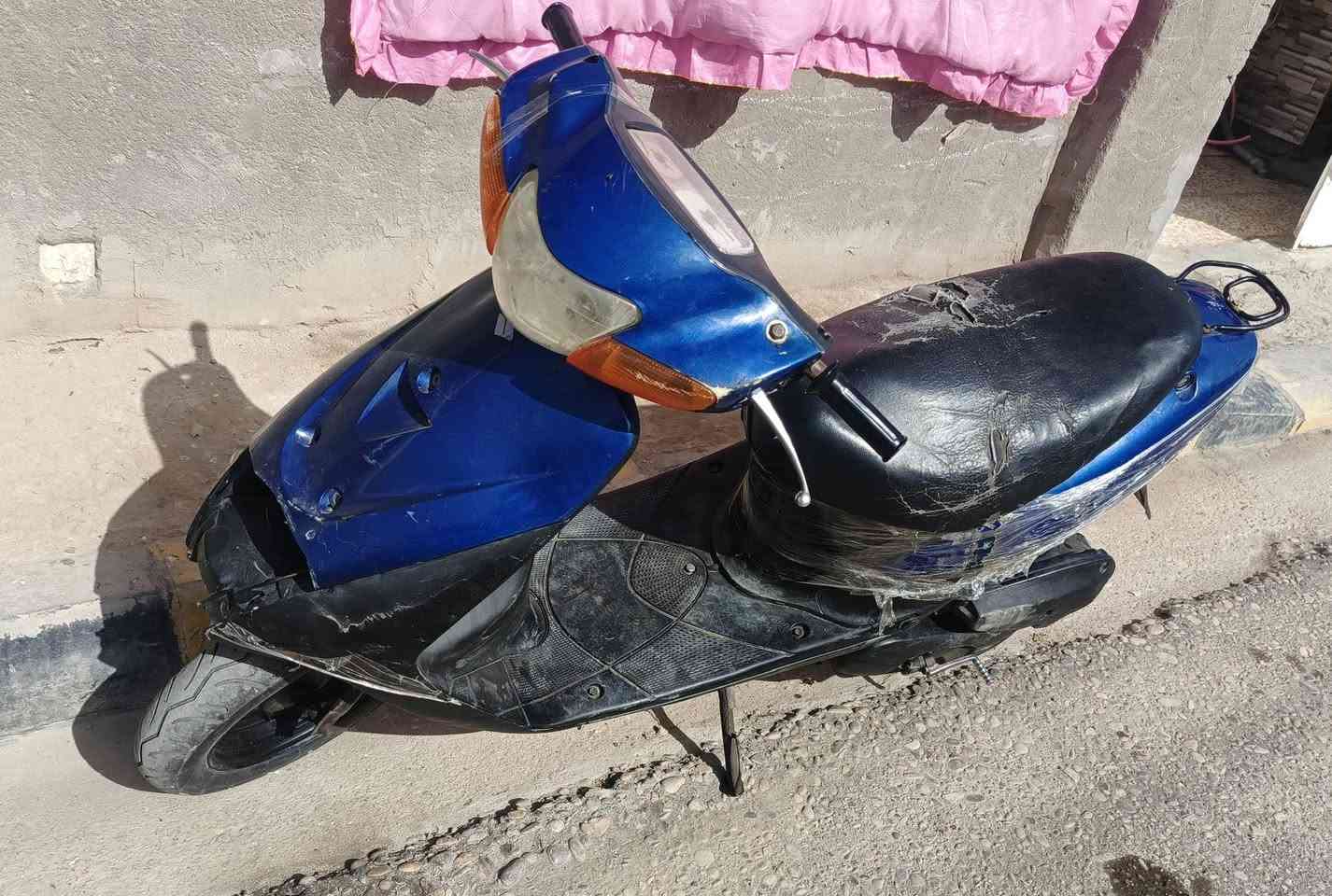 السلام عليكم دراجه ساسوكي رياضي مجفته مره وحده العنوان المجر الكبير
السعر 200وبيه مجال أصولي الدراجه ...***********
