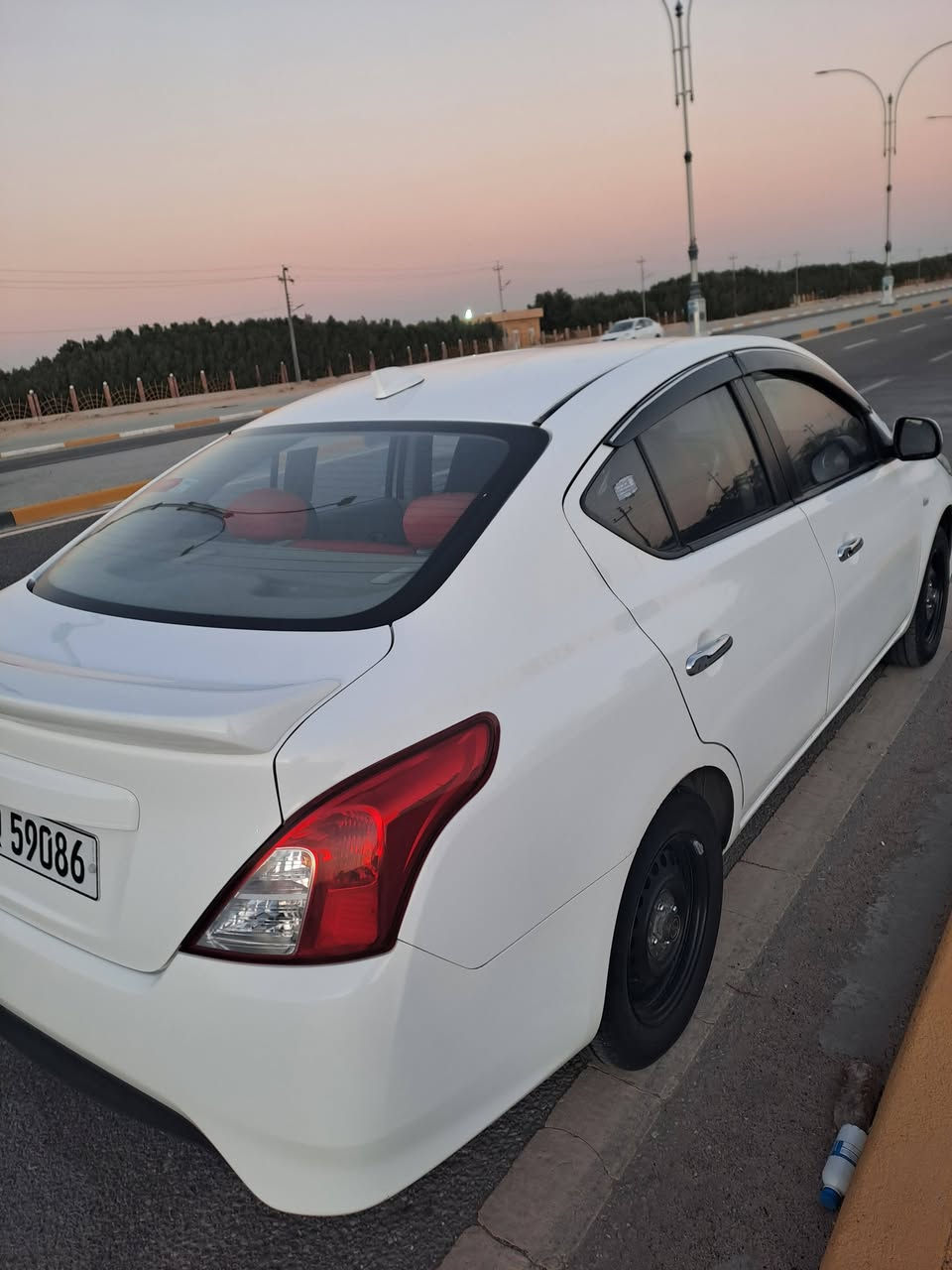 نيسان صني هندي ام البليتة الزركة
المديل 2024 رقم بغداد بسم شركة
السيارة مكفولة كفالة عامه كير محرك 
السعر 125 وبيها مجال 
العنوان البصرة 
الاستفسار الاتصال ع الرقم ***********
