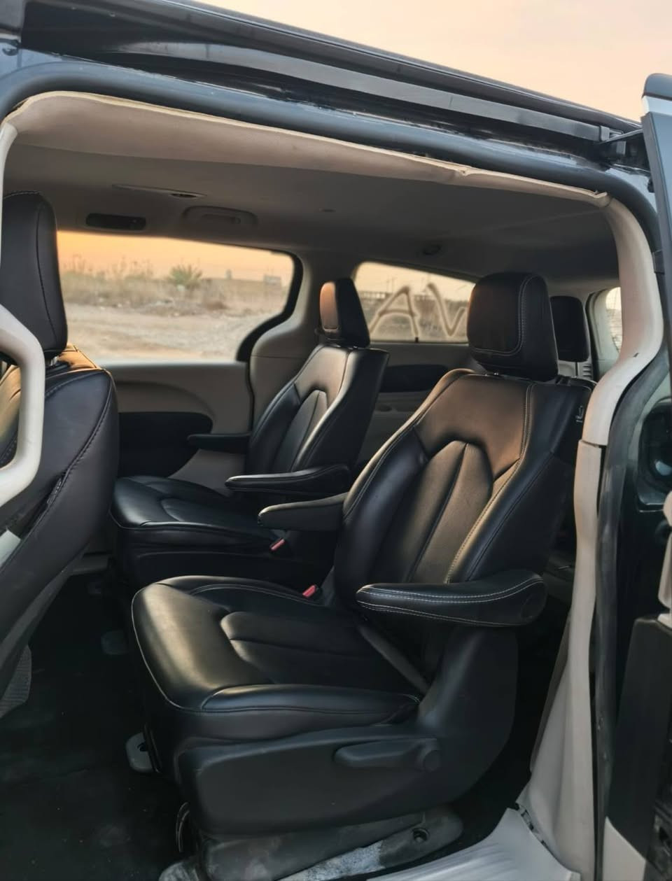 باسفكيا موديل 24 هايبرد دخول جديد قطعه وحدة صبغ فقط الجاملغ الخلفي
وبابين وقبق الجنطة تبديل نفس اللون ماشيه 60 الف
بدون ارباك فقط ارباك البردة
رقم بغداد 
مكان السيارة بغداد اليرموك
السعر 195 وبيها مجال بسيط
***********
