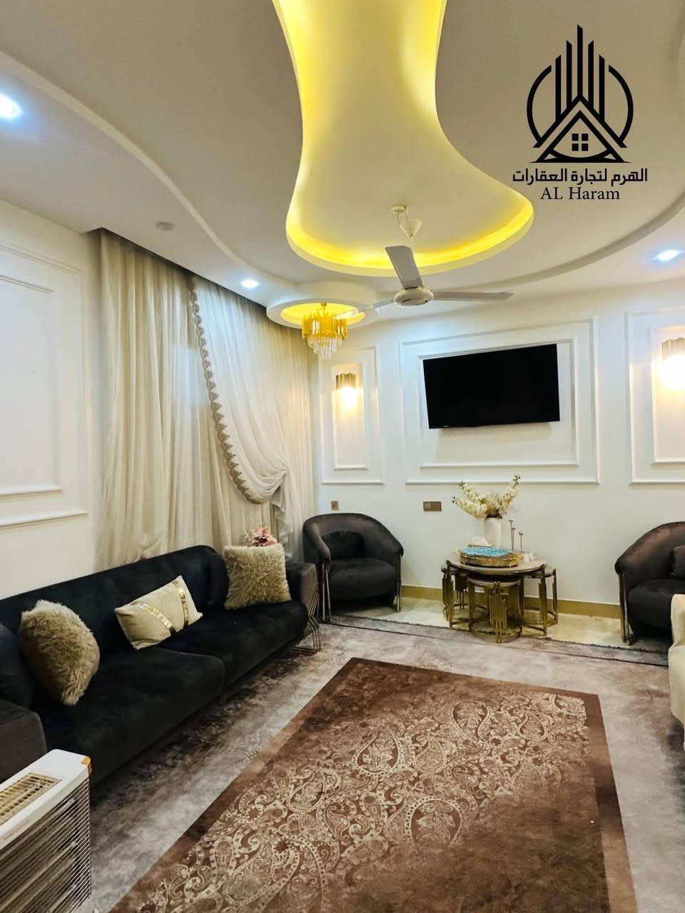 #الانتفاضة_الاولى 📍
دار 200 متر طابق ونص للبيع

الطابق الاول : غرفتين نوم - صالة - استقبال - حديقة - كراج سياره - مطبخ - صحيات - منور

الطابق الثاني : غرفة نوم - صحيات

الارضيات مرمر

السقوف ديكورات جبسن بورد

الوجه حجر ومرمر

السعر مناسب ✔️

للأستفسار 

سجاد مؤيد

***********
***********

عنوان المكتب : سيف سعد - مقابل جامع محمد الجواد - على الشارع العام مباشرةً 📍
