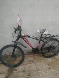 بايسكل جبلي • مكينة جديدة • علم مدريد