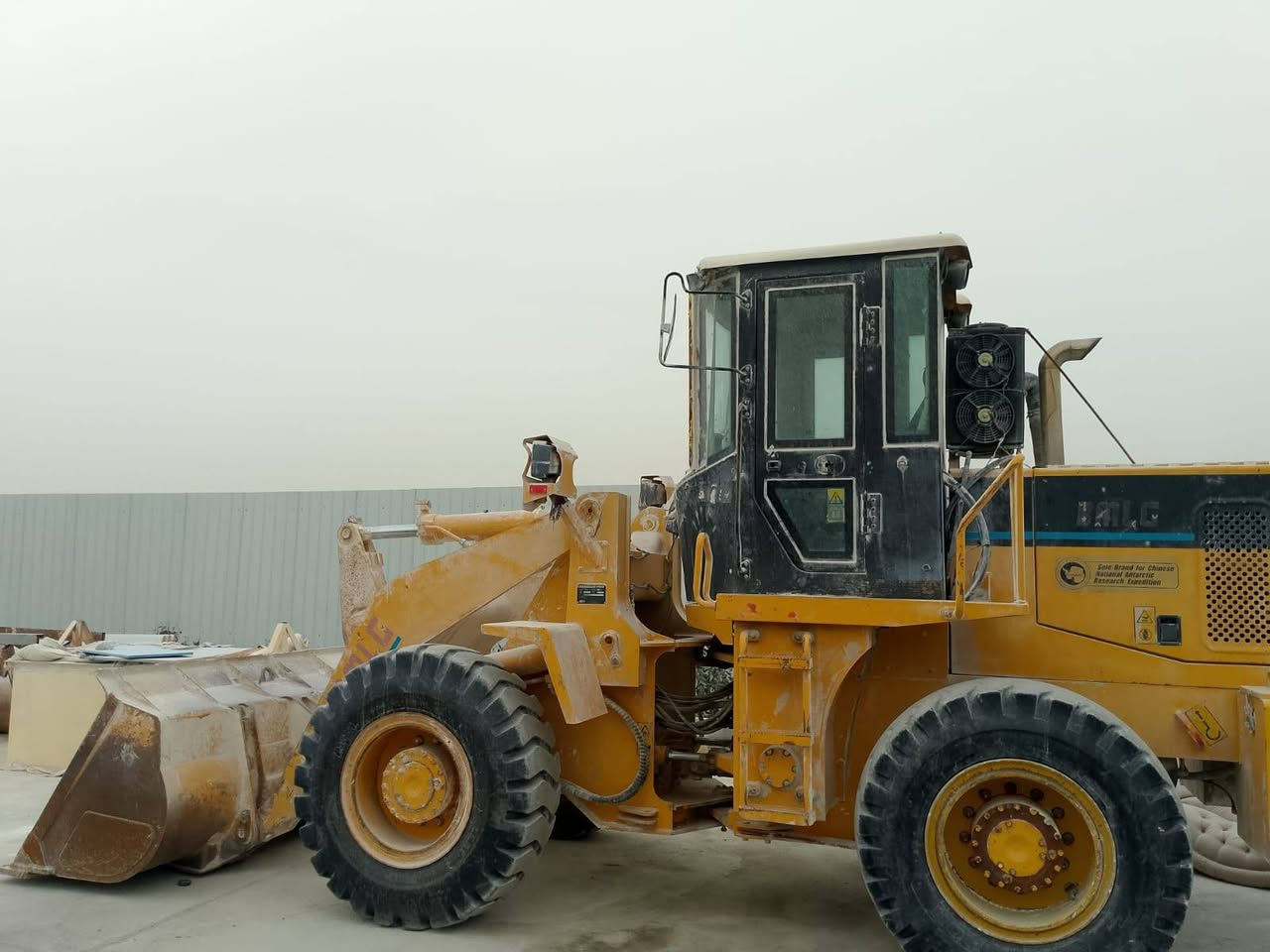 شفل للبيع 
للبيع شفل بحالة ممتازة
السعر: شدّتين اله ربع
الشفل نظيف، شغله حاضر، وما يحتاج شي
مناسب للشغل الميداني والورش
الجاد فقط، للمفاهمة تواصل 
***********
