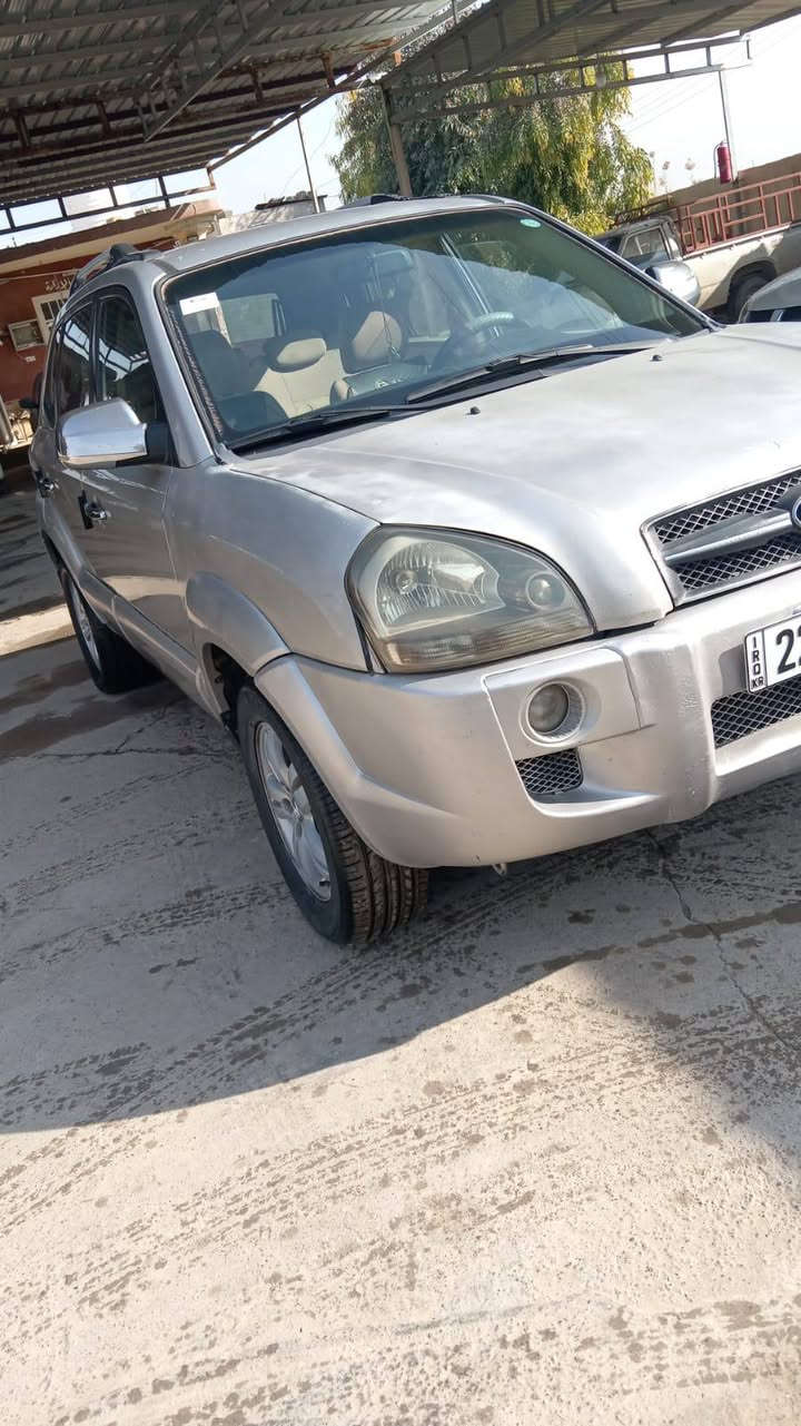 السلام عليكم 
توكسون للبيع 
موديل 2009
كير مكينه شرط
سعر 92 بيها مجال
ثلاث قطع صبغ 
شرط التحويل 
الكاربون ماستر
مكان السياره موصل سهل نينوى معارض برطله معرض بانوراما 
للاستفسار 
***********
***********
