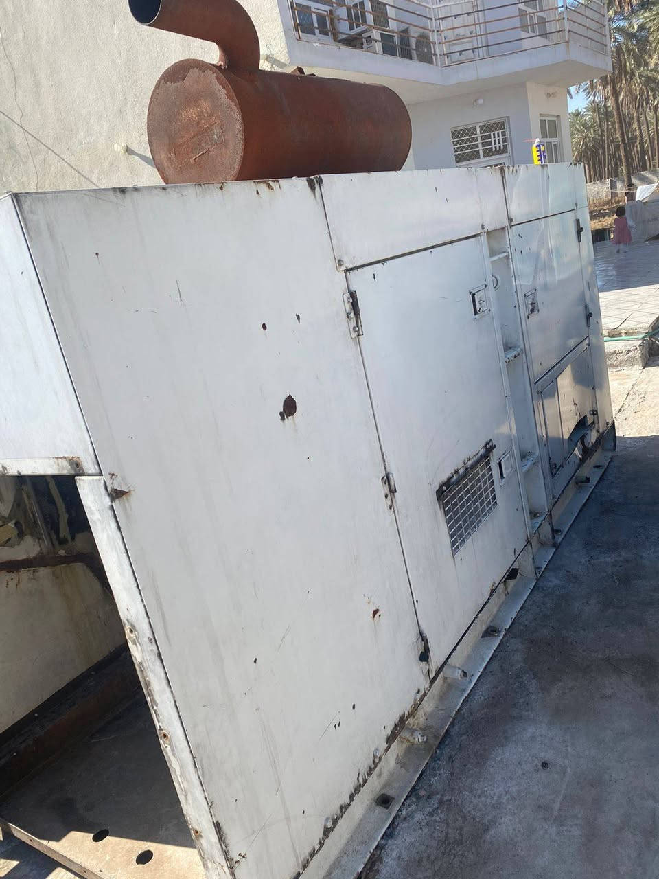 السلام عليكم سكانيا بومه ١٢٤ كاتم ياباني +رأس توليد ياباني بلاد ٢٢٠ كي في مولده حلوه حيل نضيفه والكاتم ياباني بلاد هوا وراس التوليد  شغل كلش مرتب سعر ٨٥ وبي مجال للطيبين عنوان بغداد ***********
