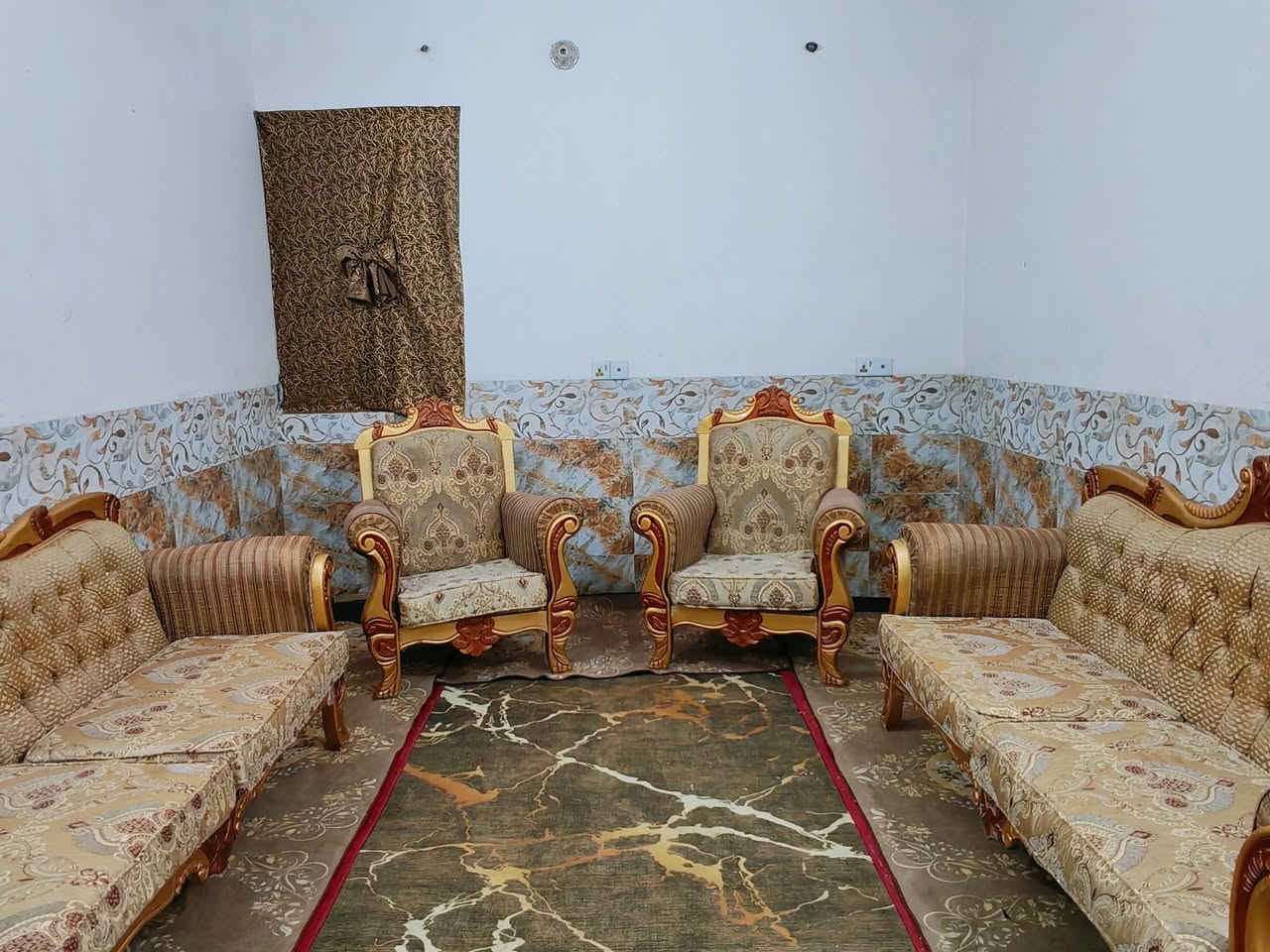 تخم زان تركي 8 مقاعد حيل نضيف مابي اي ضرر السعر 235 العنوان كربلاء بدايه الأمن الداخلي *********** يوجد توصيل داخل كربلاء
