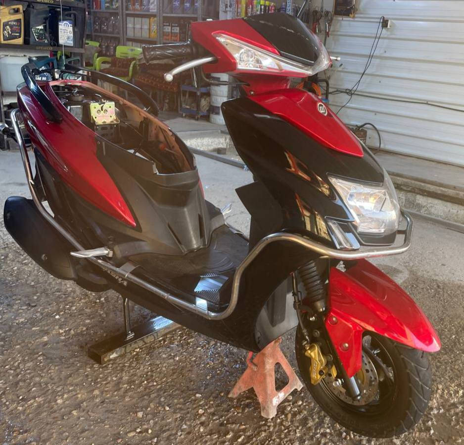 السلام عليكم ورحمه الله وبركاته 
سكنس لد 2023 صيني 
جديده بمعنه الكلمه بصمه اكلوب زنون تشغيل عن بعد 
مكنه 150 بوشه 55 بلاديه برغي مامفتوح بها ماشيه 6000 فقط قبل كم شهر من طالعه من الوكيل سعر مناسب جدا  للاستفسار *********** واساب
