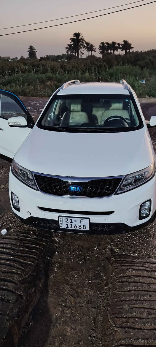 سورنتو 13 سياره مكفوله كفاله عامه السياره جديده مكينه 4 فول مواصفات عده البانرومه رقم سليمانيه بسمي السعر المطلوب 165 وبيهه مجال  رقم صاحب السياره *********** بغداد, العراق
