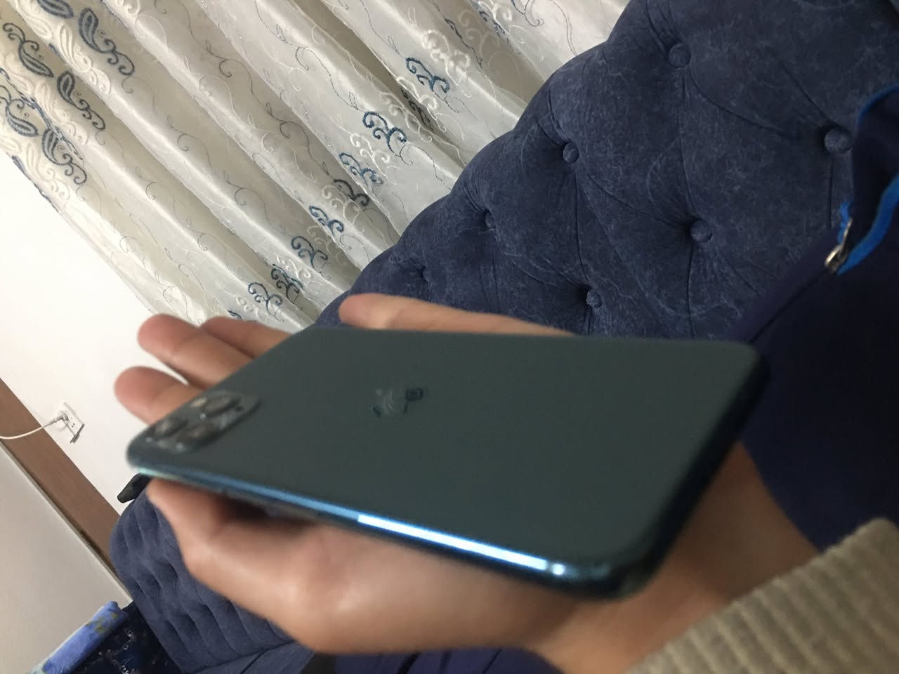 السلام عليكم 
عندي 11 برو ماكس 256 
فيس ايدي شغال 
جهاز مبدل شاشه احسن نوعيه 
وبطاريه هم نوعيه تمشي نهار كامل 100 قدرتها قبل اقل الشهر بدلتها 
وزر الصامت واكف 
و سماعه الفوك مرات بيها وشه 
جهاز شغال بدون مشاكل و زر وسماعه تصليحهم 30 الف 
السعر 220 وبي مجال بسيط


**إذا كنت صاحب هذا الإعلان وتريد حذفه لأي سبب، رجاءا أرسل رسالة إلى الدعم الفني**