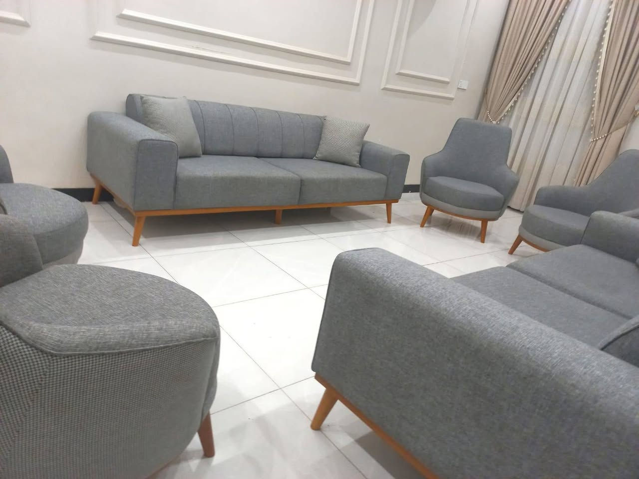 تخم تركي 10 مقاعد مودرن نضام سرير قماش جيكور دير فريم ارجل زان سفج بولستر طبي نضافته ١٠٠% مبي اي ضرر اخو جديد  سعر... 750 وبي مجال بسيط


**إذا كنت صاحب هذا الإعلان وتريد حذفه لأي سبب، رجاءا أرسل رسالة إلى الدعم الفني**