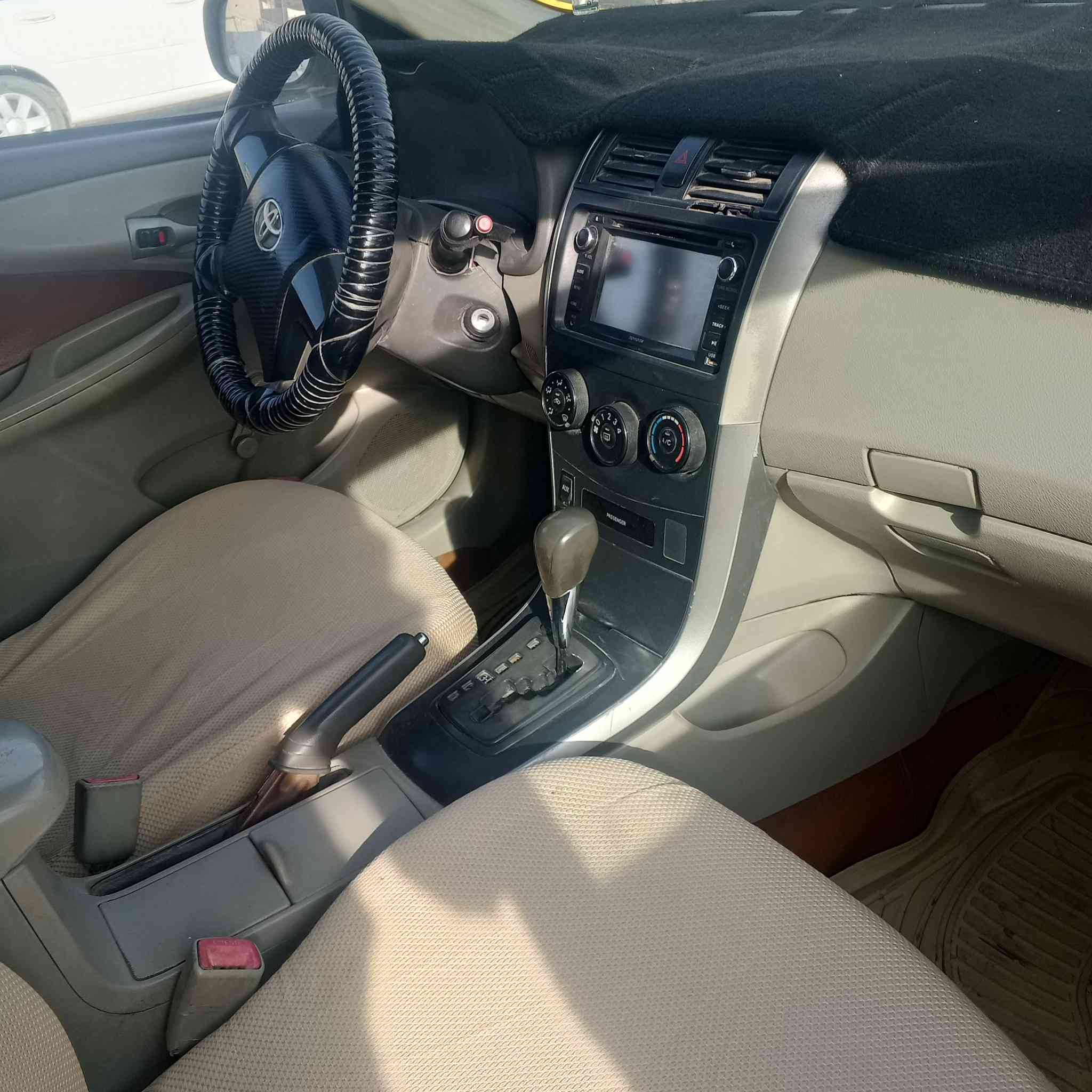 كورلا خليجي 2009رقم واسط دولي هزه وخط وبحث وسنويه جديد مكينه وكير وتبريد تخم تاير حداديه ٦٠بلميه مابيها ضربه غرفه مدوشمه مكينه ١٨٠٠كير اوتماتيك صبغه جديده مكان السياره واسط مركز المدينة السعر البيع ٨٥وبيها مجال***********
