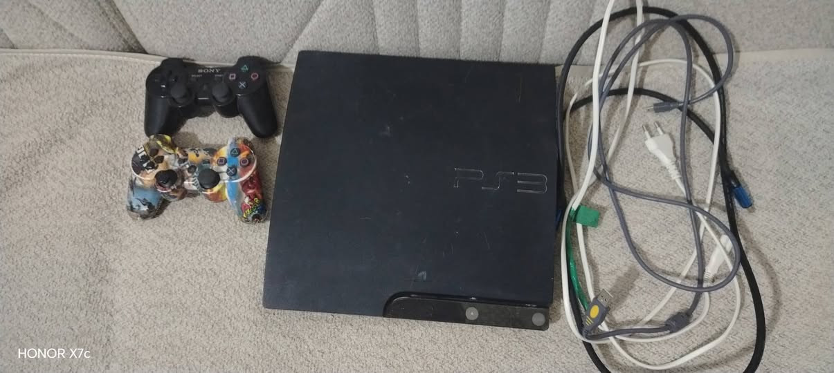 بلي ستيشن 3 مهكر بي العاب وتكدر تنزل بي العاب من اي مكتب وتكدر تشتريله هارد مال العاب ضمان التشغيل ابيتك يوجد توصيل داخل كربلاء مكاني حي الميلاد يدات 2وياه *********** السعر 80 الف
