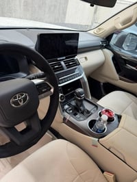 للبيع لاندكروز ٢٠٢٥ VX LIMITED S فول الفول 1/1 مكفولة كفالة عامة ماشية...