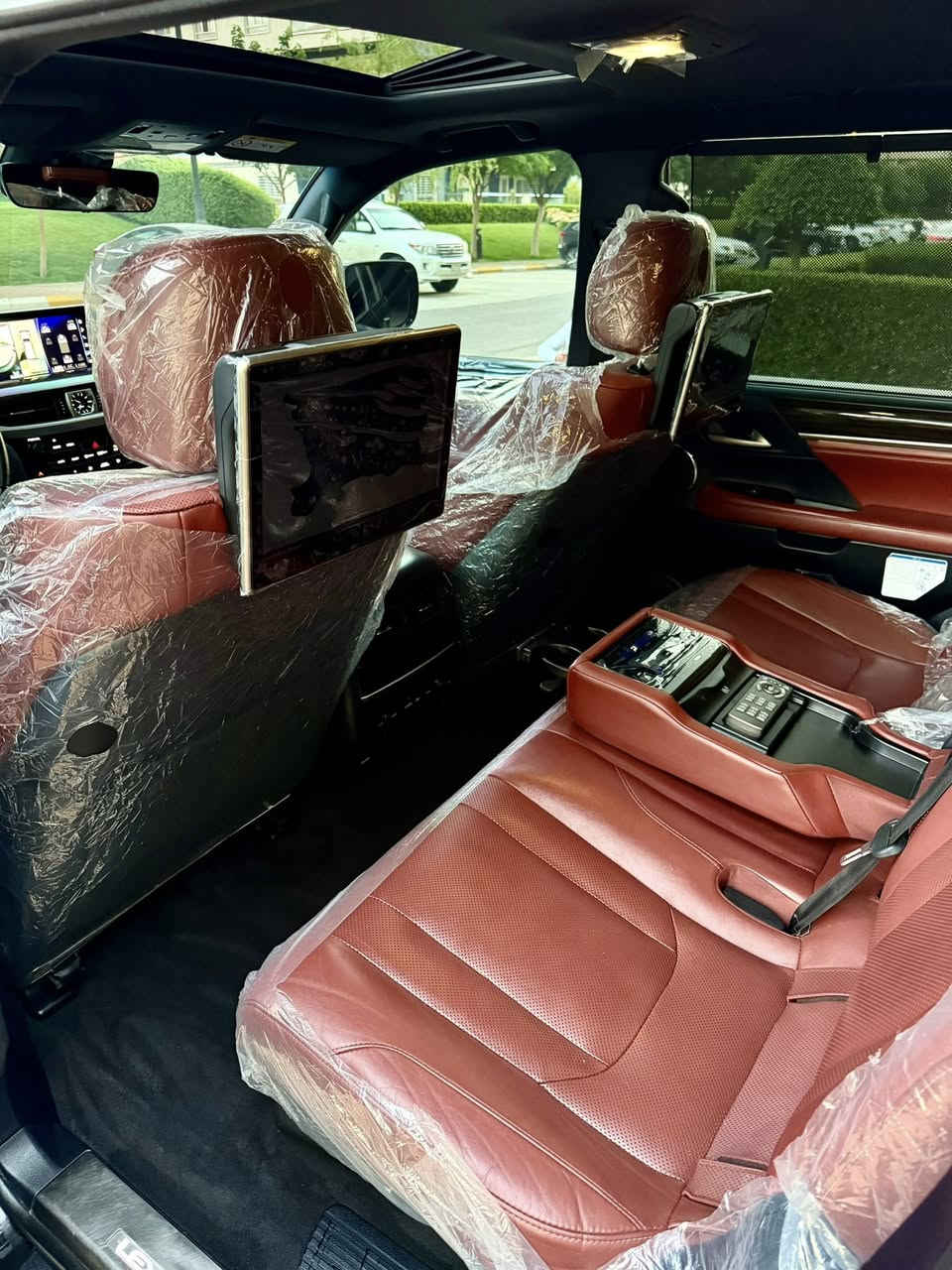 Lexus.570LX.2019. كؤرؤ🔚 KoRo🦅.✅
لكــزز هيبـة الشـوارع كؤرؤ🧿

ملاحظات:-
صبـغ ❌
بدون شخط
بدون رصعات
بدون صبغ
بدون رمل 
حتى دعاميات ولحية بدون صبغ
لله الحمد سيارة زيروووو

سيارة كلش حلوة نظيفة مرتبة لوك لوك 
___ماشية 73 الف❇️
ماشية بشرط فحص كومبيتر 
سيارة باقية عل نظافتها لوك لوك 
كل جسمها بشرط سيارة باقية نظافة زيرو
.....

سعر 695$
موديل2019
حجمً المحرك.5.7🦅
ماشية.73 الف.
سبير منازل♻️
••••••••
محرك كير بشرط لحد شهر
هزة براد سنوية  جديد
رقم دولي جديد 
والسيارة باسمي تحويل مباشر❇️

.-.-.-.-.-.-.-

مواصفات كؤرؤ LX570💫

سلايد
داخل احمر 
ثلاجة
صندوك جك 
كشـن تبريد تدفئة 
ستيرن كهربائي 
شغال 
رادار امامي 
كامرة 
حساس 
خمس كامرات
راس DVD
دبل اكسل 
كامل زينون 
ستة سيدي
يدات بصمة
مرايات كهربائي 
ستيرن وكشت خزن
رادار شارع
دبل هواء 
بخ ماء
كشن جلد 
تحديد سرعة
بنزين ECO
شاشه لمس
تبريد مركزي
وبعد وبعد….

سعر😱695😱$$
***********
