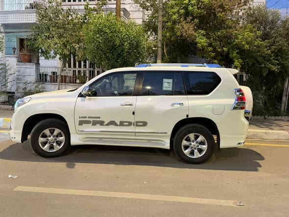 سلام عليكم برادو للبيع 4سلندر موديل 2010 محدث 2017 لون ابيض صدفي سياره ماشية100,الف كيلو حقيقي سياره دوشنة جلد شبيهة ال6سلندر سياره جاهزة تخم تايرات جديد سستم نيكلات جديد متعوب عليها ***********
