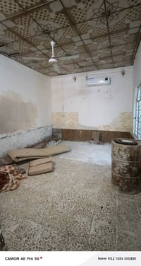 النجف الاشرف حي النصر • غرفة وصالة • يحتاج ترميم