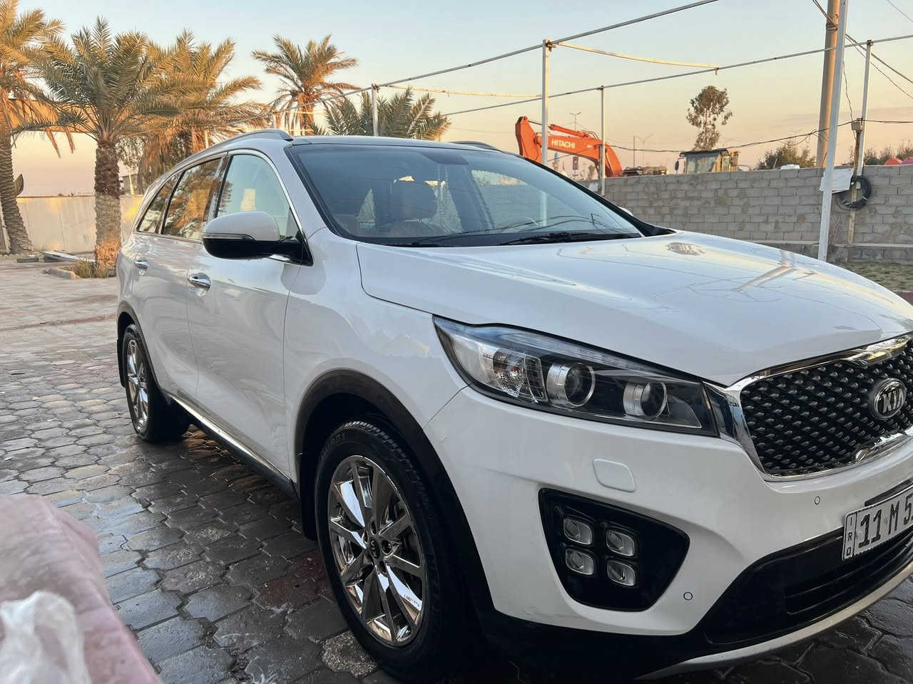 سورنتو 2018. رقم بغداد بإسمي إنكليزي والسيارة موجودة بالنجف 
فتحة 7راكب 6 سلندر سيارة جديدة فقط بارد إصبعين بالجاملغ الأمامي ورصعات جدا صغيرة مقدم البنيد اثر حصو  موضح بالسونار سيارة بصمه وشاشه ومري شفط وجنطة كهرباء ويدات نيكل وتحكمات وباقي المواصفات المعروفه مكفولة من كل شيء للاستفسار اتصل ***********سعرها 238
