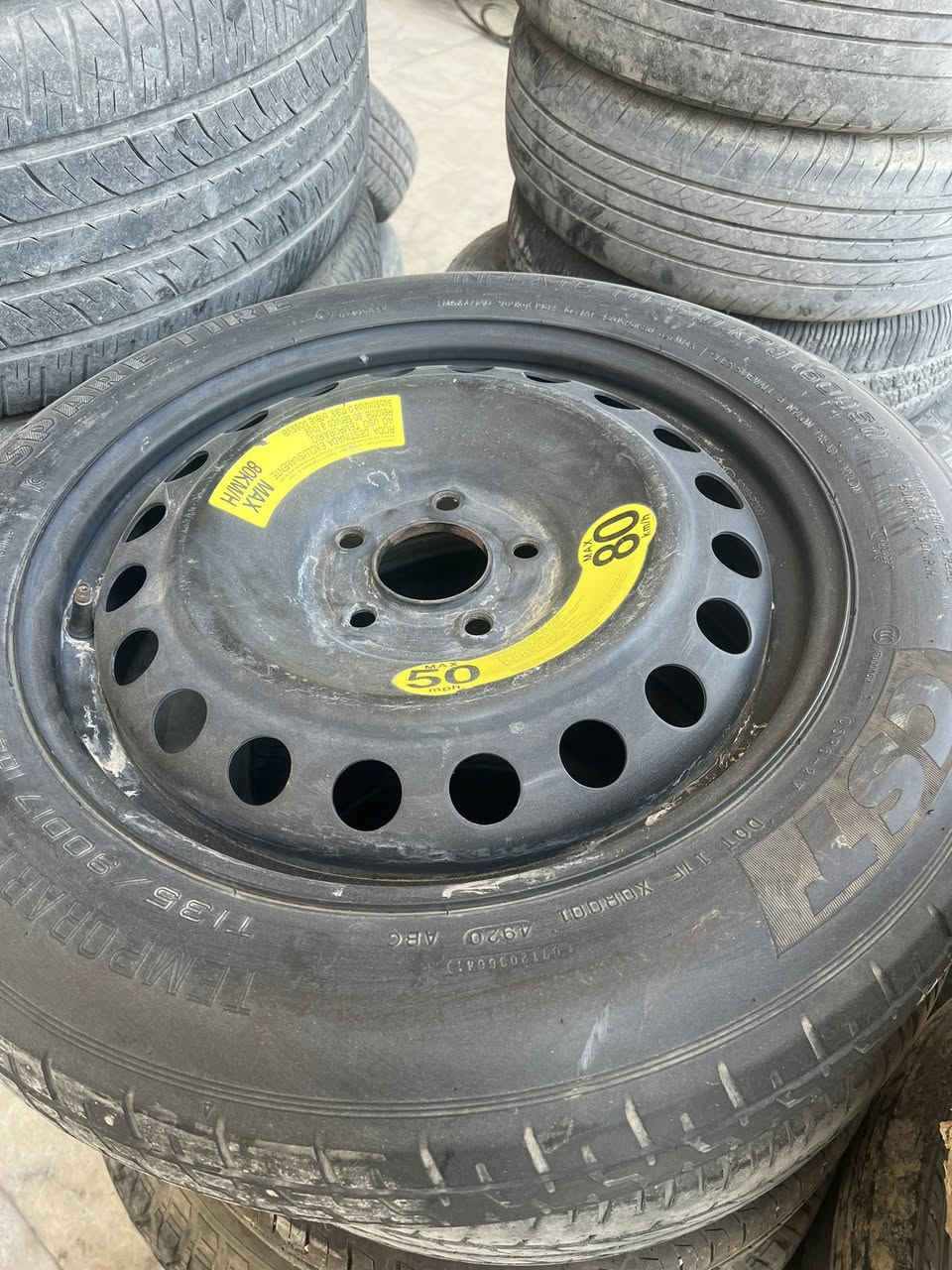 السلام عليكم عندي سبير طوارئ للبيع مال سنتافيا النتره يكعد عليه القديم نضيف مكاني بلديات سعر25الف ***********
