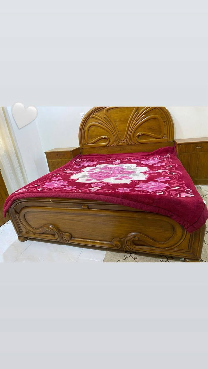 السلام عليكم عندي هي الغرف للبيع صاج وجه وكفه سعر٦٠٠ كلش نضيفه ***********
