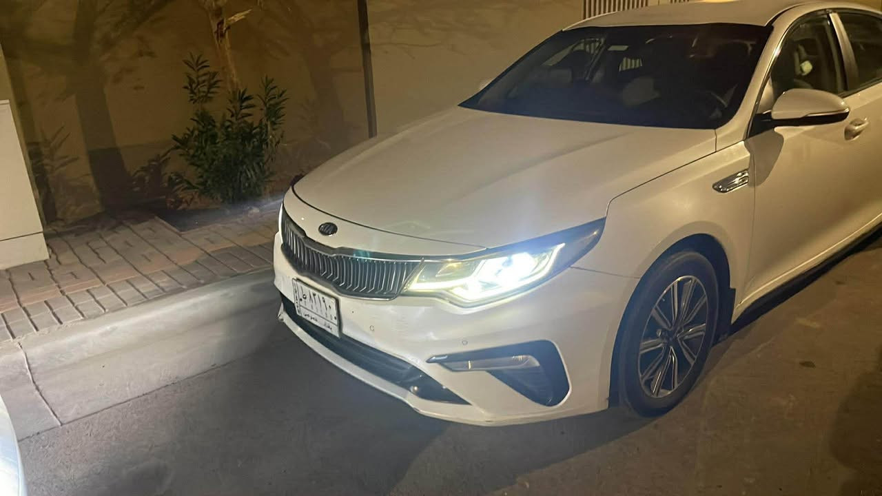 السلام عليكم
تم تنزيل السعر 
اوبتما ٢٠١٩ خليجي محرك ٢٠٠٠ ماشيه ١٥٠ الف كيلو 
بيها الجاملغ الامامي الايسر مبدل اصلي 
والضربه الي موضحه بالصوره 
محرك وكير مكفول 
والسياره ما بيها قطرة صبغ 
السعر 170 وبيها  مجال  

***********
مكان السياره بغداد
