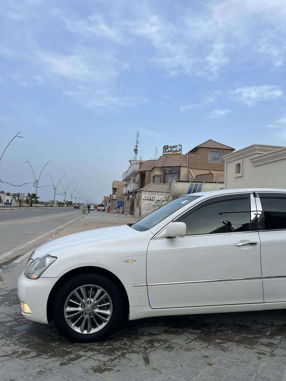 سلام عليكم. تويوتا كراون شاهينه. مديل. 2005  شاصي 82 دخول جديد تسجيل جديد مزاد دوله  ماشيه 61 ألف تحويل ثاني يوم سنويه لل 31 كفاله عامه كص ونغل جثه وضربه وصبغ وعيب شرعي. مواصفات دكمتين أربع كراسي كهربائي ستيرن كهربائي داخل رصاصي. زيرو غرفه بل كارتون تحويره  ميه بلميه مشط يسره بلاد حداده مكينه كير تخم تاير ميه بل ميه سياره جديده مناقصه برغي. ويل نفطي لبلادي مكاني بصره. سعره 150 وبيه مجال للشراي *********** رحمان.
