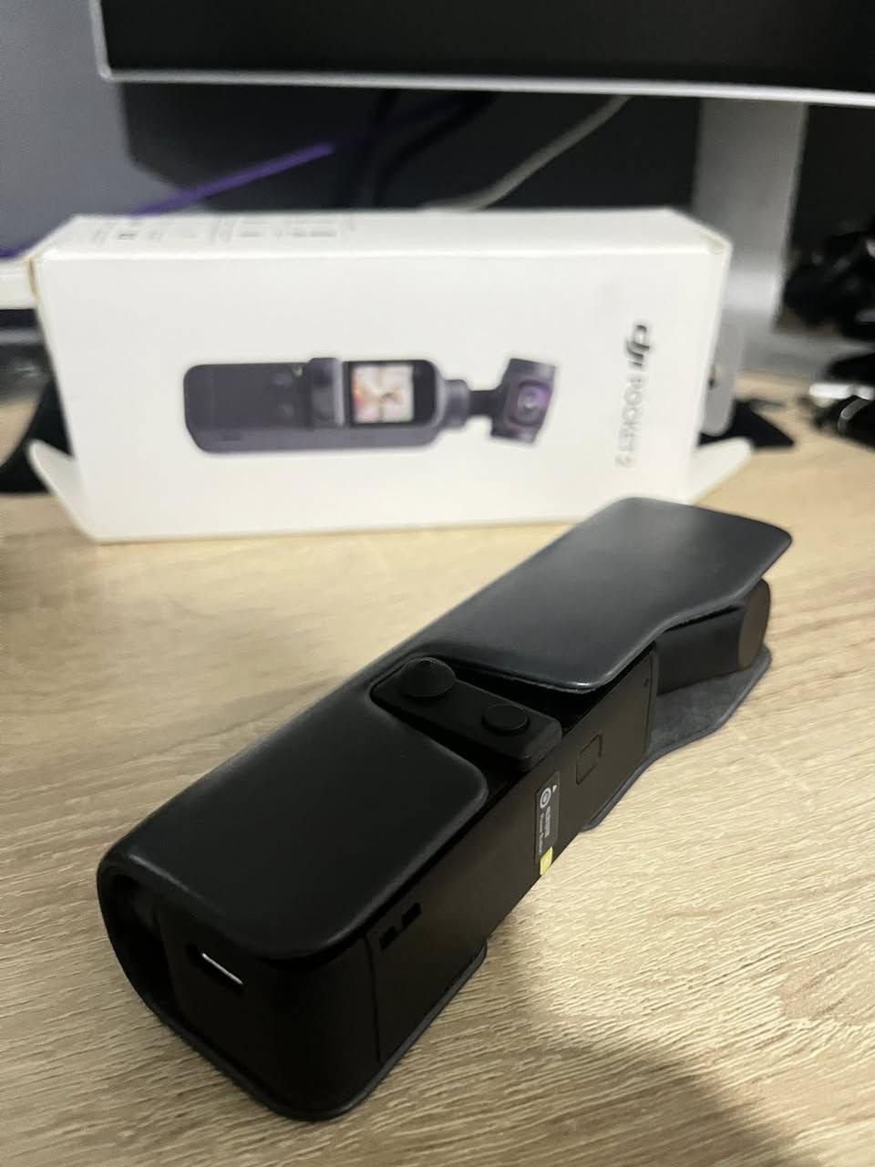 كاميرا مانع اهتزاز DJI Osmo Pocket 2 (نظافة 100%)
إذا كنت تبحث عن تصوير سينمائي واحترافي، فهذه الكاميرا هي الخيار الأمثل!:
• النظافة: الجهاز أخو الجديد، لم يستخدم إلا قليلاً جداً.
• المميزات: تصوير 4K، تتبع ذكي للوجوه، ميكروفونات مدمجة ممتازة، وحجم صغير جداً للجيب.
• العيوب: لا يوجد أي عطل أو مشكلة، الكاميرا مفحوصة وجاهزة للاستخدام فوراً.
السعر: ٣٧٠ الف مجال 
توصيل كل محافظات عراق


**إذا كنت صاحب هذا الإعلان وتريد حذفه لأي سبب، رجاءا أرسل رسالة إلى الدعم الفني**