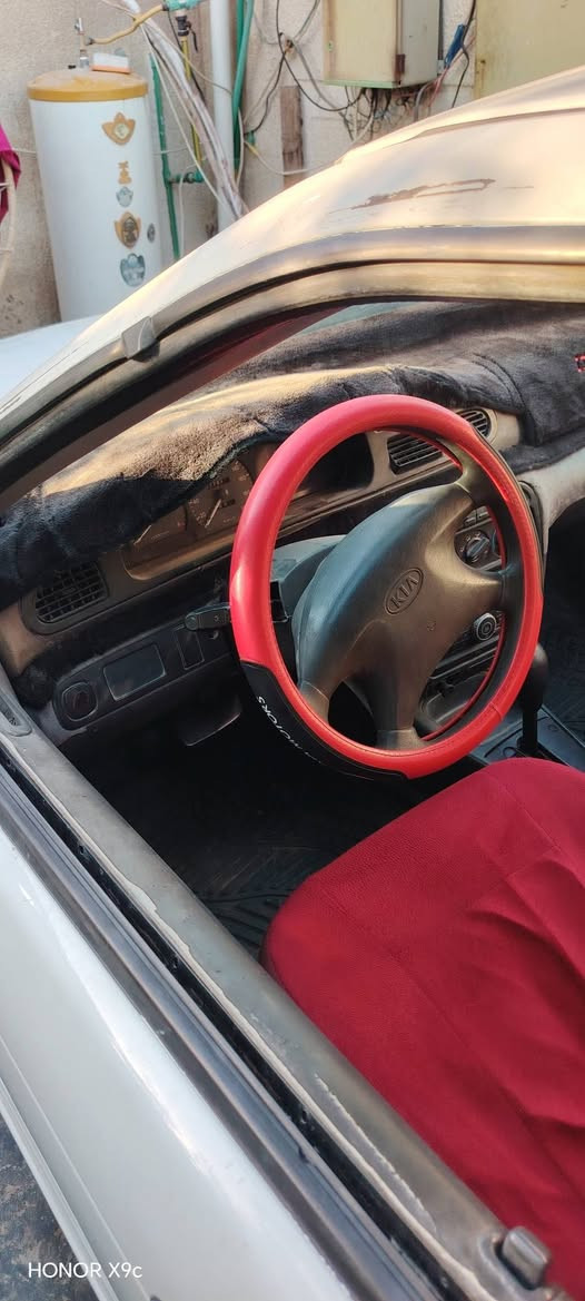 السلام عليكم كيا سيفيا بسمي  البيع   موديل 96 السيارة الحلوة ونضيفه مكينه  مفتوح  السعر  الـ 32 الشري يتصل على هاذا رقم ***********
