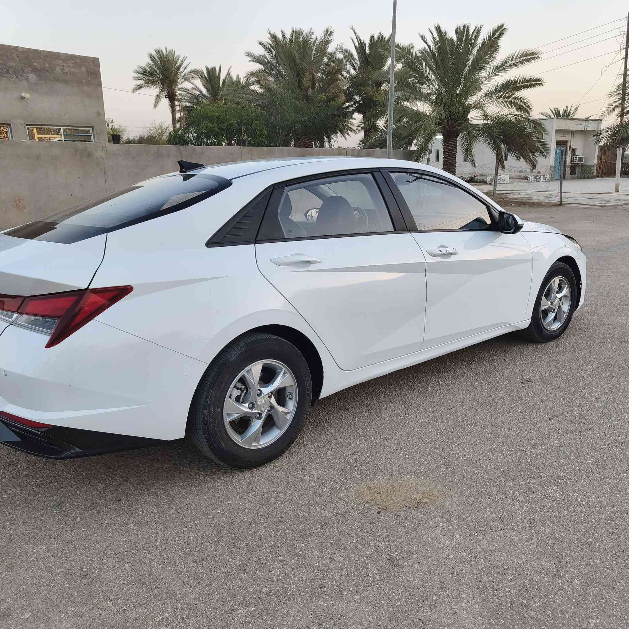 اللنترا غاز بلاد  موديل ٢٣ 
السونار موجود وي الصور 
السعر ١٣٥
***********
