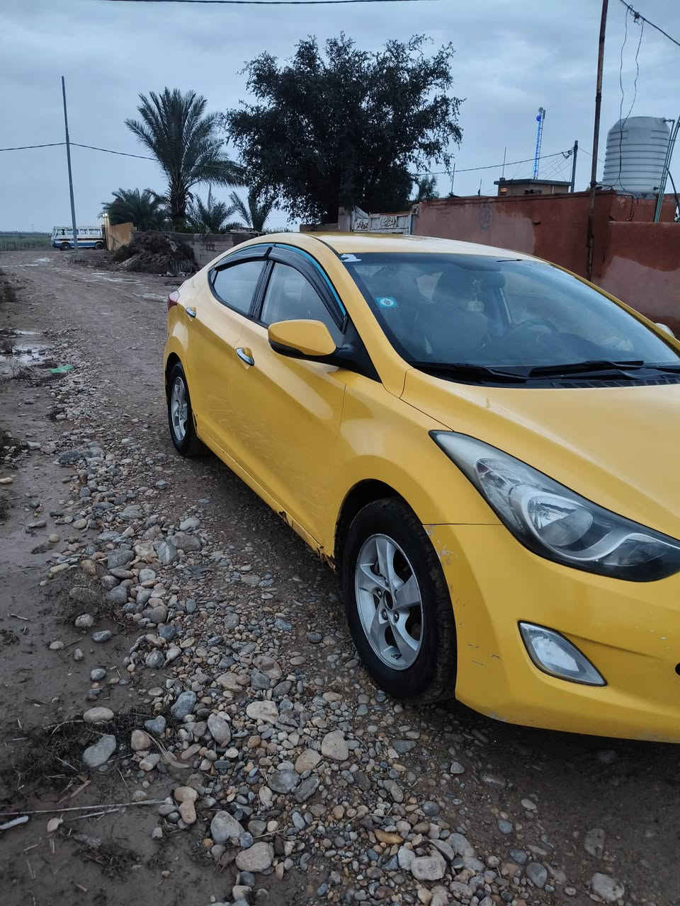 سلام عليكم انترئ للبيع موديل 13  مكفوله كفاله عامه محرك 1600 خليجي السعر 95 وبيه مجال.
للستفسار
***********
